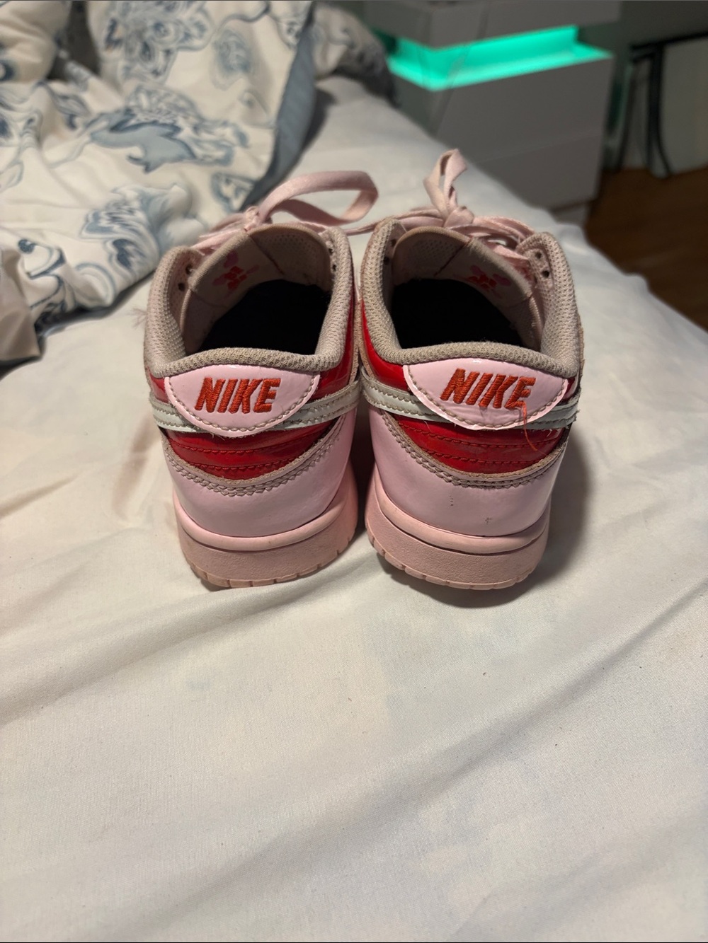 Nike Pink and Red Kids Low-Top Sneakers with White Swoosh - Picture 4 of 6